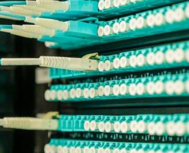 Zero martwych stref: jak dobrać repeater mesh, by domowe Wi‑Fi było naprawdę stabilne