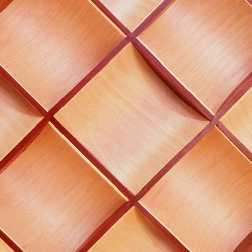 Ściana, która gra i zachwyca: 9 pomysłów na efektowne aranżacje z panelami 3D akustycznymi